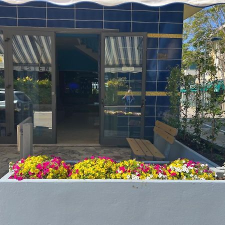 רימיני Hotel Estense מראה חיצוני תמונה