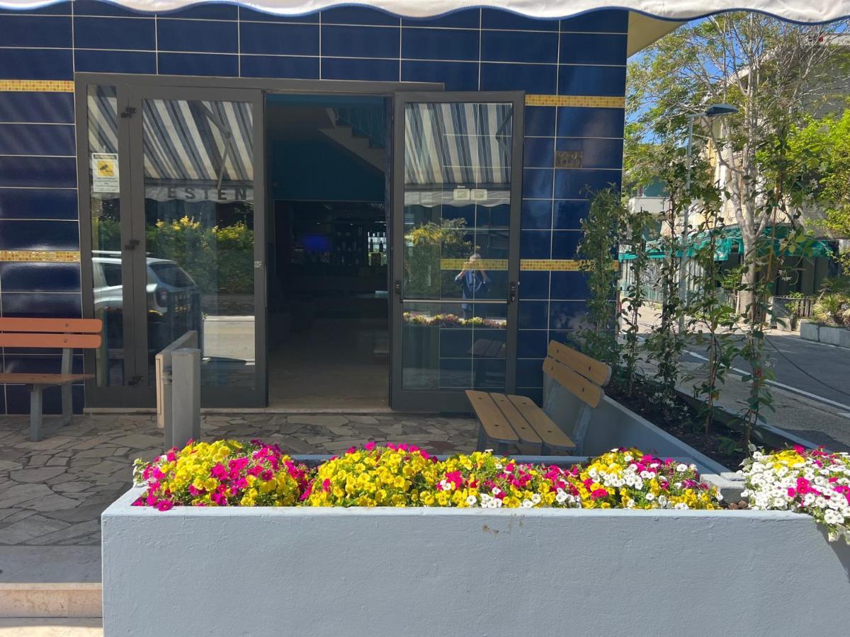 רימיני Hotel Estense מראה חיצוני תמונה
