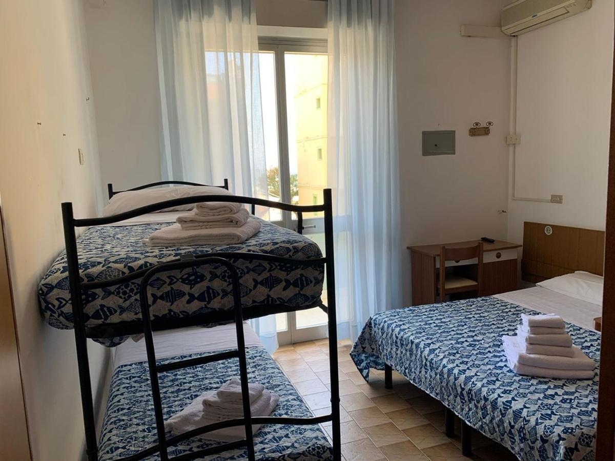 רימיני Hotel Estense מראה חיצוני תמונה
