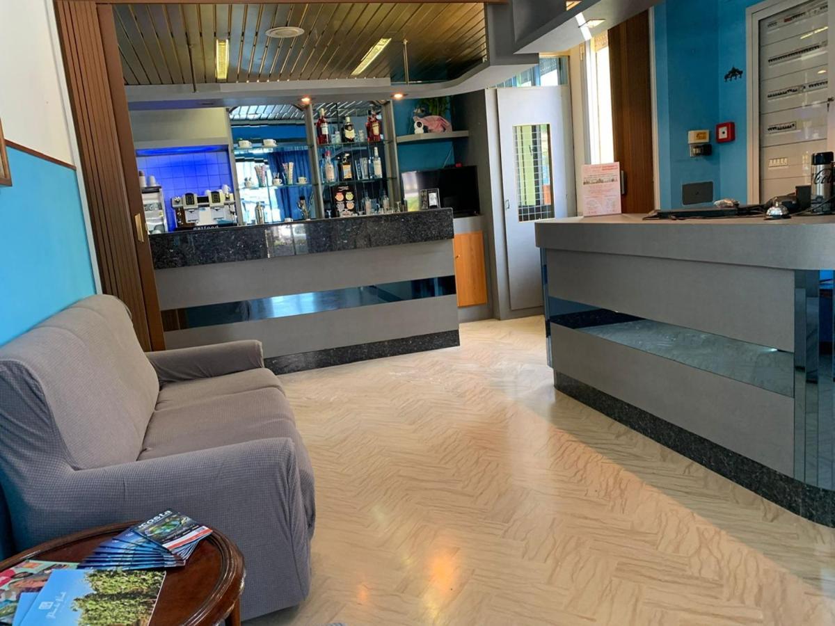 רימיני Hotel Estense מראה חיצוני תמונה