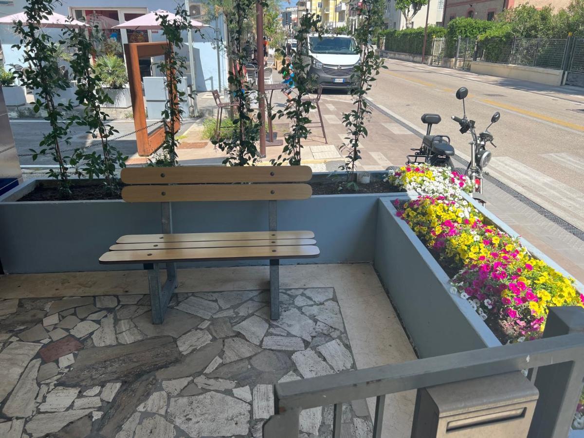 רימיני Hotel Estense מראה חיצוני תמונה