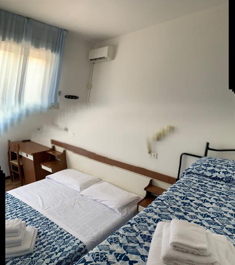 רימיני Hotel Estense מראה חיצוני תמונה