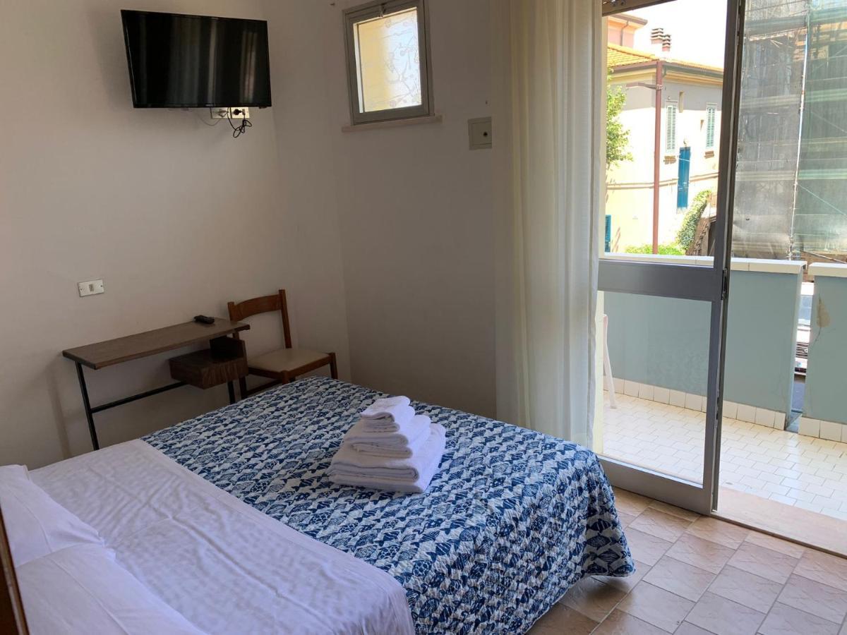 רימיני Hotel Estense מראה חיצוני תמונה
